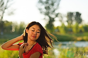 掉頭發(fā)用什么洗發(fā)水最好？掉頭發(fā)用什么洗發(fā)水好？