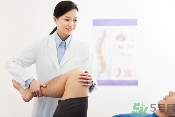 膝關(guān)節(jié)疼痛是怎么回事該怎么辦？膝關(guān)節(jié)疼痛如何治療？