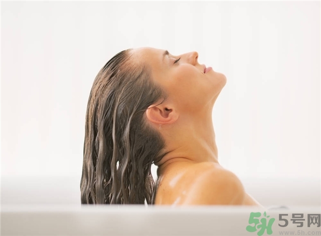 掉頭發(fā)用白醋洗頭好嗎？掉頭發(fā)用醋洗好嗎？