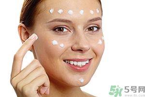 皮膚太干燥怎么辦？皮膚太干燥補水最好的方法如下