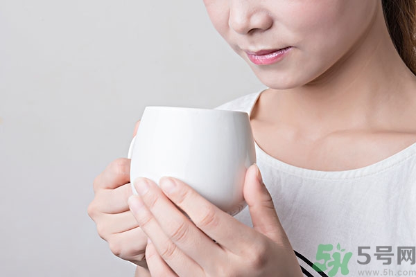 皮膚太干燥怎么辦？皮膚太干燥補水最好的方法如下