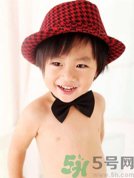 寶寶能吃零食嗎？寶寶吃零食的危害