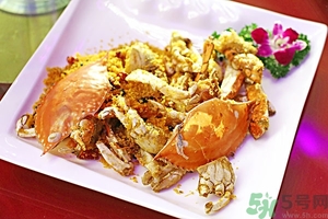 吃大閘蟹配什么酒好？大閘蟹和什么酒搭配最好吃