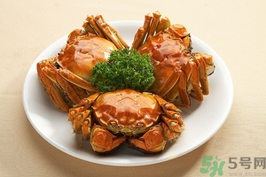 大閘蟹放冰箱死了還能吃嗎？大閘蟹放冰箱冰凍死了還能吃嗎？