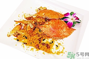 吃大閘蟹配什么酒好？大閘蟹和什么酒搭配最好吃