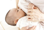 母乳喂養(yǎng)的好處有哪些？母乳喂養(yǎng)怎么知道寶寶吃飽了沒？