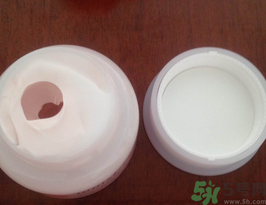 悅詩(shī)風(fēng)吟白牡丹面霜多少錢(qián)?悅詩(shī)風(fēng)吟白牡丹面霜專(zhuān)柜價(jià)格