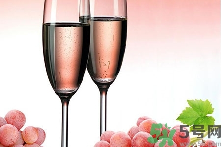 葡萄酒什么時候喝最好？一天什么時間喝葡萄酒最好？