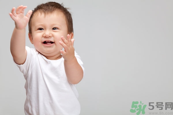 寶寶掉頭發(fā)是什么原因？寶寶掉頭發(fā)是怎么回事？