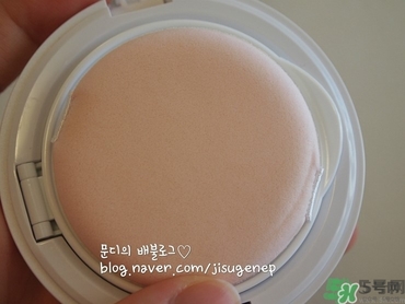 vant氣墊cc黑色和白色哪款好？vant36.5氣墊cc黑色和白色區(qū)別