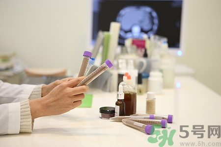 甲狀腺結(jié)石能治愈嗎?甲狀腺結(jié)石飲食注意什么 甲狀腺結(jié)石能治愈嗎?甲狀腺結(jié)石飲食注意什么