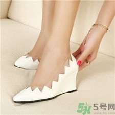 穿單鞋掉跟怎么辦?穿單鞋要不要穿襪子?