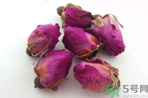 干的玫瑰花保質(zhì)期多久?干的玫瑰花泡水的功效 干的玫瑰花保質(zhì)期多久?干的玫瑰花泡水的功效