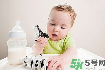 寶寶不吃藥可以加在奶里面嗎？寶寶不吃藥怎么喂比較好？