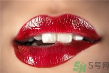 咬嘴唇會(huì)使嘴唇變厚嗎?咬嘴唇的危害 咬嘴唇會(huì)使嘴唇變厚嗎?咬嘴唇的危害