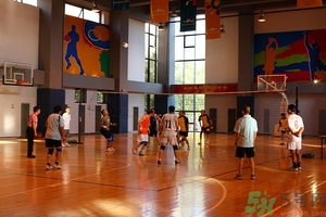 打籃球腿抽筋怎么辦？打籃球小腿抽筋怎么辦？