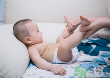 怎么判斷寶寶積食？寶寶積食吃什么食物好？