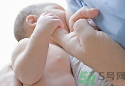 斷奶期間奶漲怎么辦？什么時候斷奶最合適？