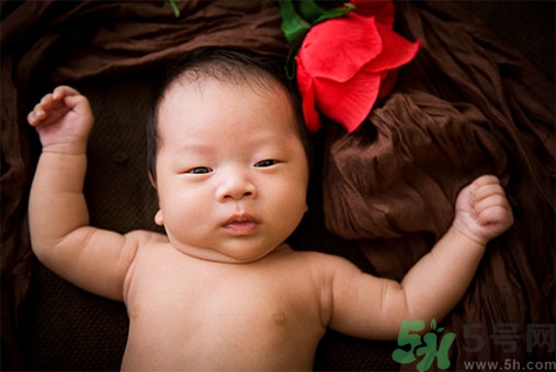 濕疹和痱子一樣嗎？濕疹和痱子有甚么區(qū)別？