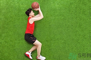 打籃球手腕扭傷怎么辦?打籃球后手腕疼怎么辦? 打籃球手腕扭傷怎么辦?打籃球后手腕疼怎么辦?