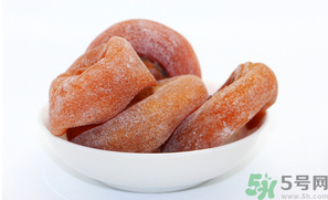 ?柿餅上的白霜是什么？?柿餅外面的白色是什么？