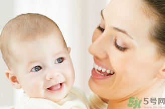 嬰兒秋天拉肚子怎么辦？秋天嬰兒拉肚子怎么辦？