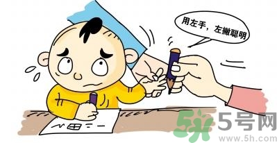 孩子左撇子怎么辦？孩子左撇子需要糾正嗎？