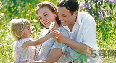 孩子左撇子怎么辦？孩子左撇子需要糾正嗎？