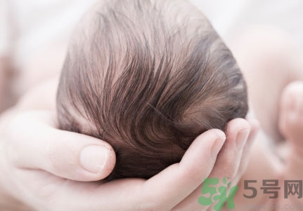 寶寶頭垢是如何產(chǎn)生的？寶寶頭垢怎么去掉？