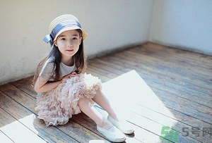 新生兒為什么那么丑？新生兒越丑越好嗎？