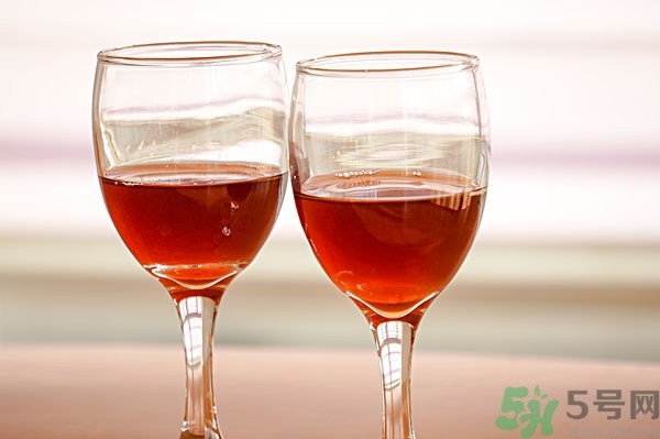 紅酒有沉淀物還能喝嗎,紅酒的沉淀物有影響嗎？