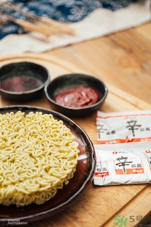 辛拉面是哪個國家的？辛拉面怎么煮好吃？