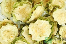 苦瓜泡水喝可以祛痘嗎？苦瓜片泡水喝能祛青春痘嗎？