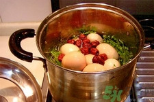 艾葉煮雞蛋有什么作用？痛經(jīng)能吃艾葉煮雞蛋嗎？