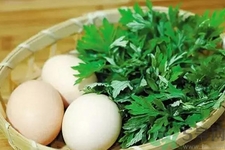 艾葉煮雞蛋有什么作用？痛經(jīng)能吃艾葉煮雞蛋嗎？