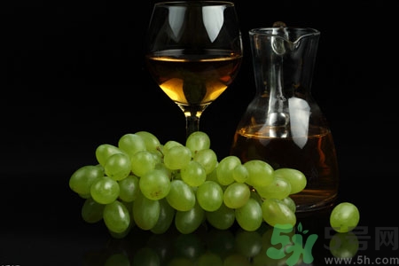 紅酒喝多了第二天難受怎么辦？紅酒喝多了怎么解酒？