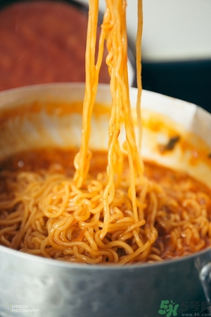 辛拉面是哪個國家的？辛拉面怎么煮好吃？