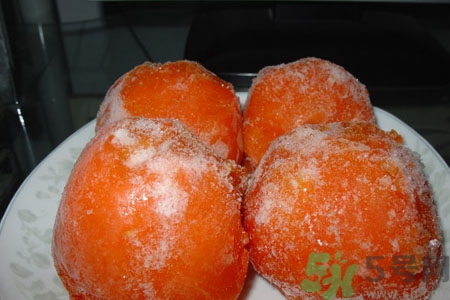 凍柿子一天吃幾個(gè)合適？經(jīng)常吃凍柿子對(duì)身體有什么影響？