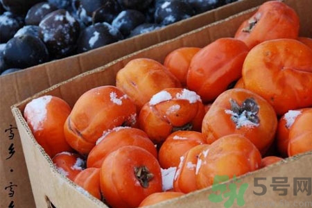 凍柿子一天吃幾個(gè)合適？經(jīng)常吃凍柿子對(duì)身體有什么影響？