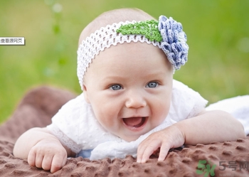 寶寶睡覺翻來覆去是怎么回事？寶寶睡覺喜歡亂動怎么辦？