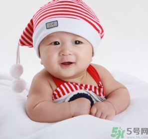 寶寶睡覺翻來覆去是怎么回事？寶寶睡覺喜歡亂動怎么辦？