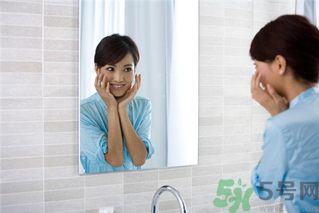 氨基酸洗面奶好嗎?氨基酸洗面奶的功效與作用 氨基酸洗面奶好嗎?氨基酸洗面奶的功效與作用