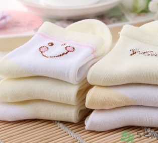 冬天可以穿襪子睡覺嗎？冬天穿襪子睡覺好嗎？