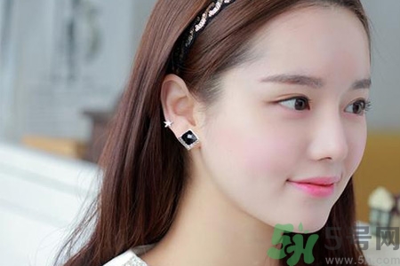 去醫(yī)院打耳洞掛什么科？去醫(yī)院打激光耳洞多少錢？