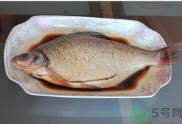 鯽魚死了還能吃嗎？死鯽魚能吃嗎？
