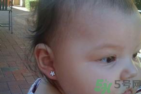 小孩打耳洞對(duì)視力好嗎？為什么小時(shí)候打耳洞對(duì)視力好？