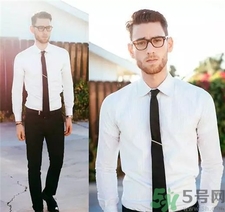 襯衣里面穿什么?襯衣里面為什么穿背心? 襯衣里面穿什么?襯衣里面為什么穿背心?