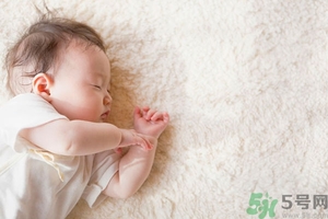 寶寶睡覺張著嘴是怎么回事？寶寶睡覺為什么張著嘴？