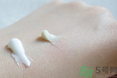 白兔祛痘膏和獅王哪個好？白兔牌暗瘡膏哪款好？