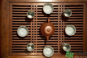 衣服上的茶漬怎么清洗,衣服上的茶葉漬怎么洗凈 衣服上的茶漬怎么清洗,衣服上的茶葉漬怎么洗凈